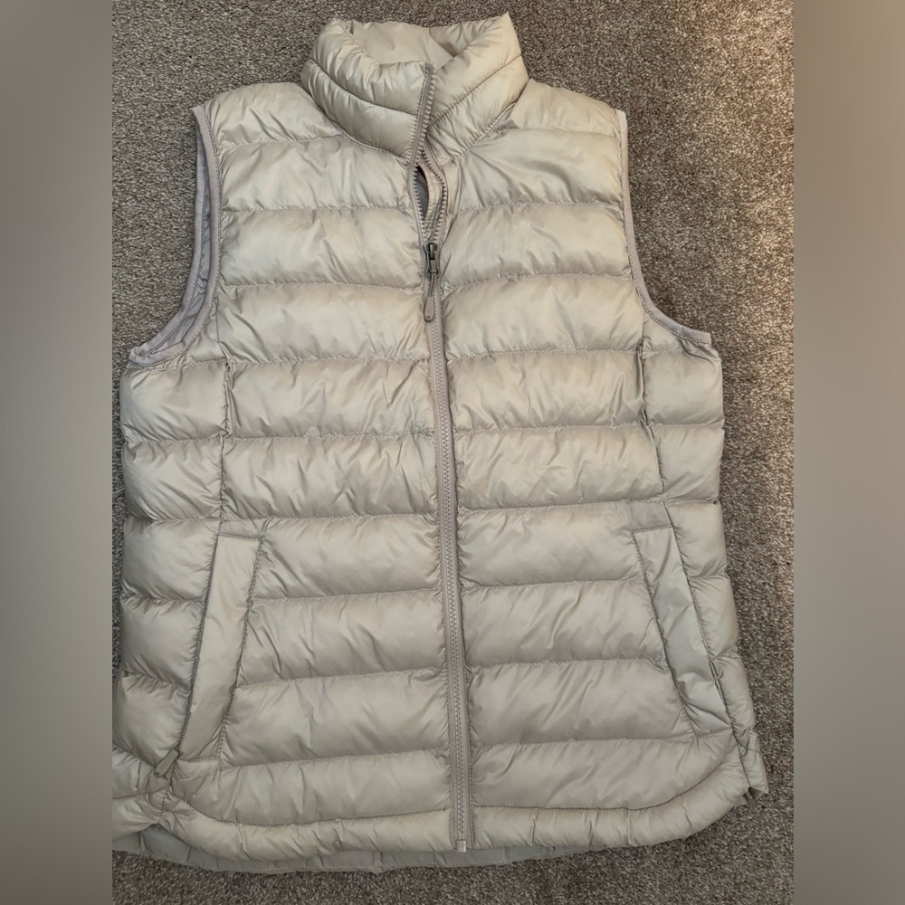Beige vest